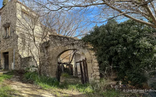 Maison de village Rochefort du gard  (30)