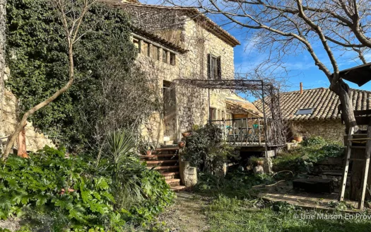 Maison de village Rochefort du gard  (30)