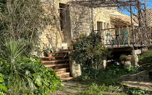 Maison de village Rochefort du gard  (30)