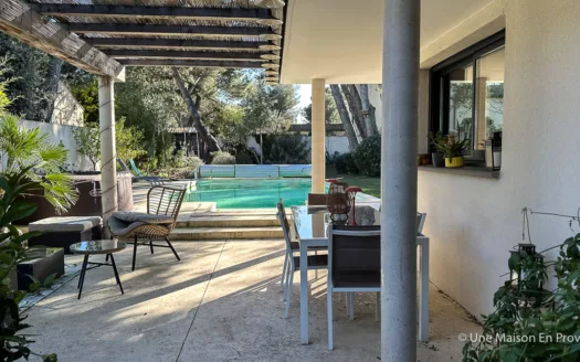 Maison contemporaine Villeneuve les Avignon  (30)