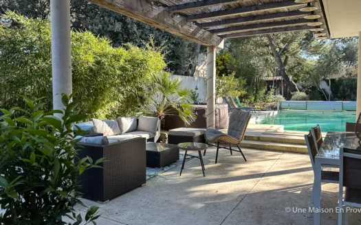 Maison contemporaine Villeneuve les Avignon  (30)
