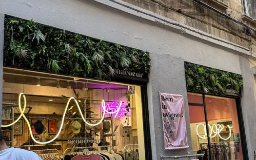 Building Avignon  (84)