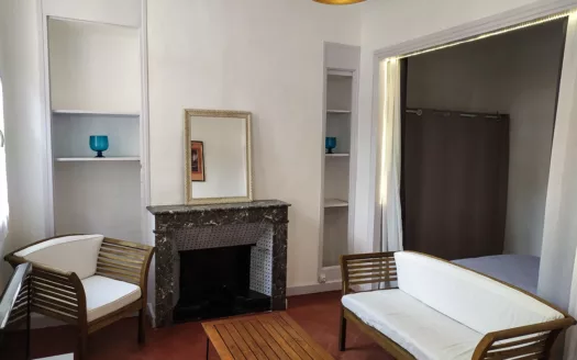 Building Avignon  (84)