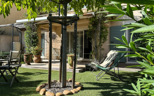 Maison Villeneuve les Avignon (30)