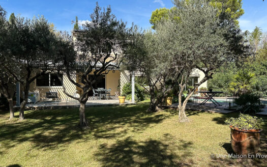 Maison contemporaine Villeneuve les Avignon (30)