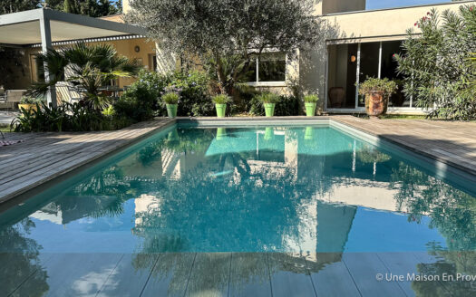 Maison contemporaine Villeneuve les Avignon (30)